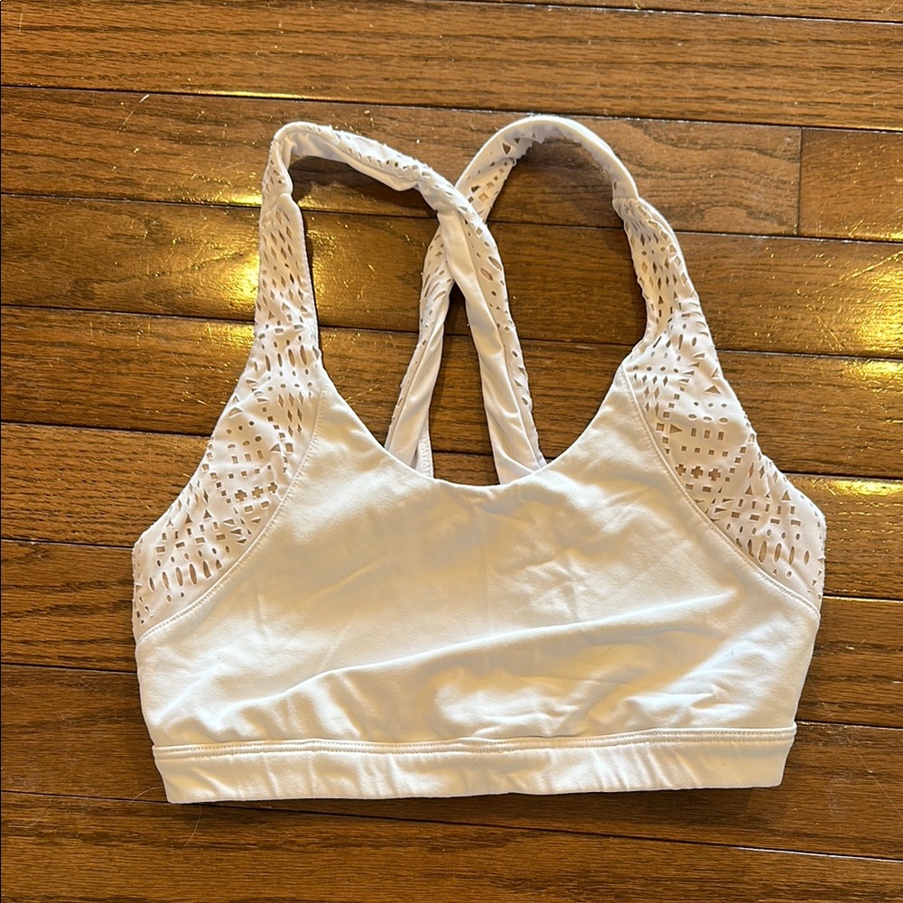 Alo White Detail Sports Bra